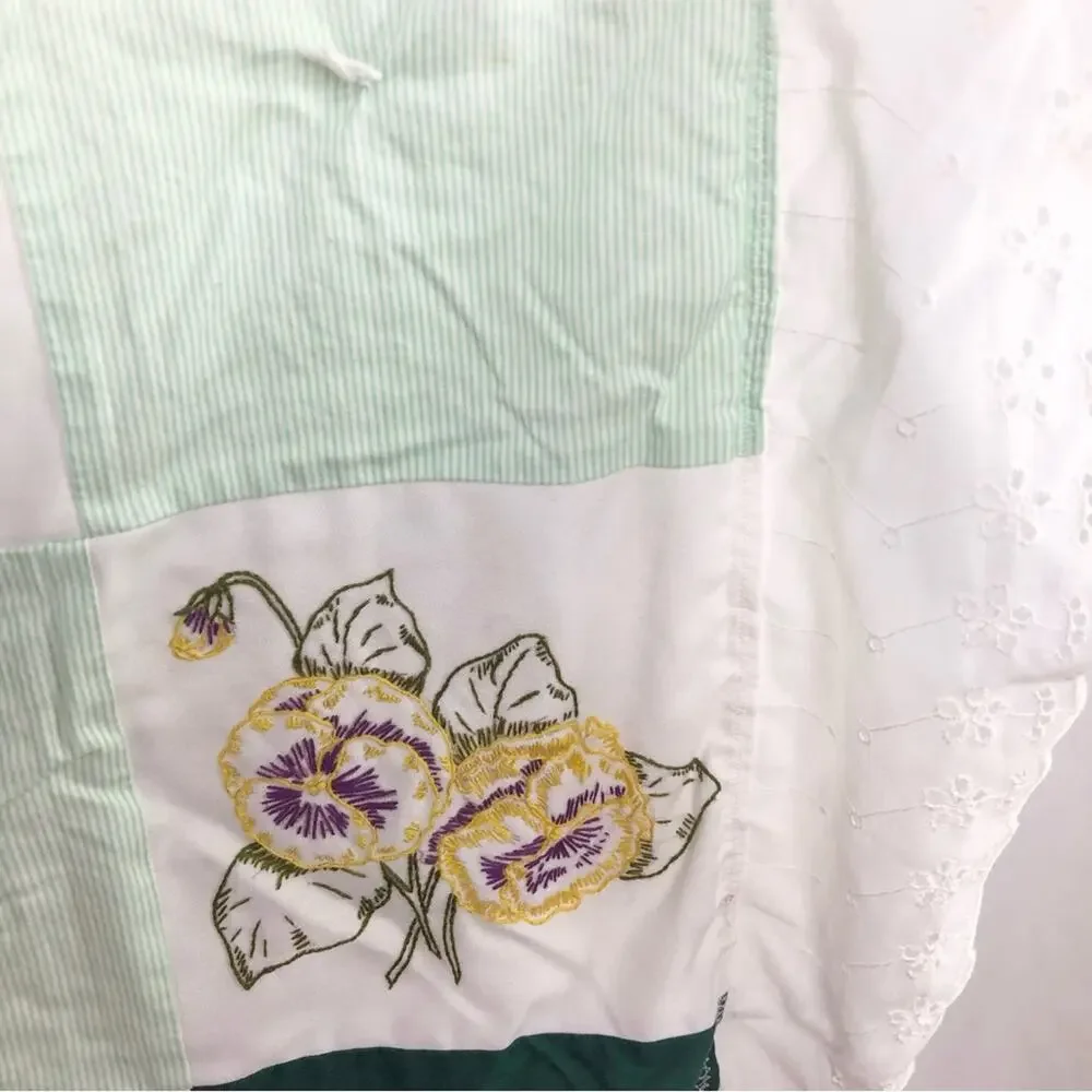 Vintage Handmade Embroidered Flowers Quilt